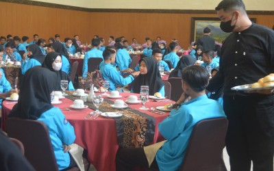 Kegiatan Table Manner SMK PGRI 4 Pasuruan